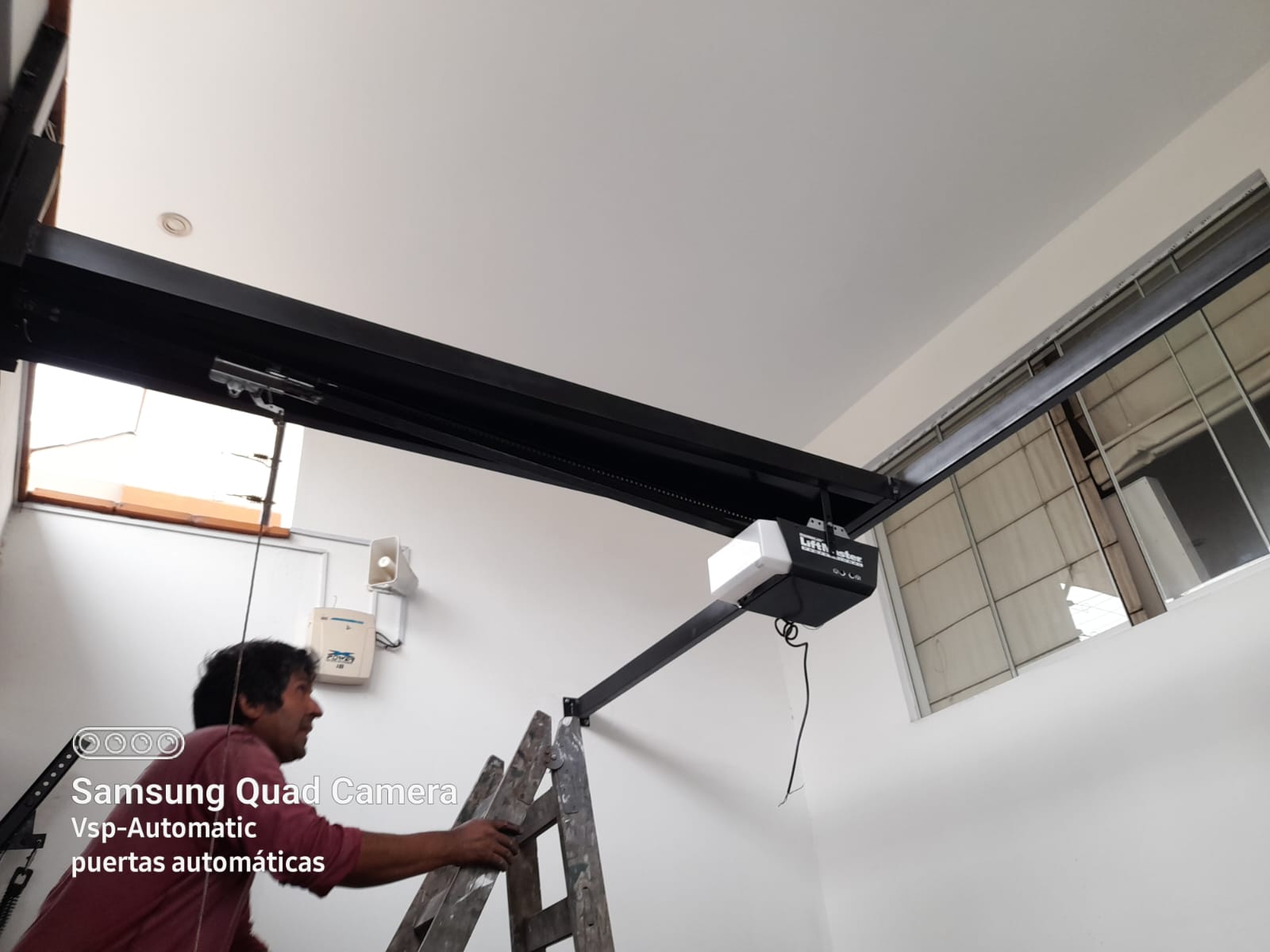 Motor de puerta de garaje Liftmaster